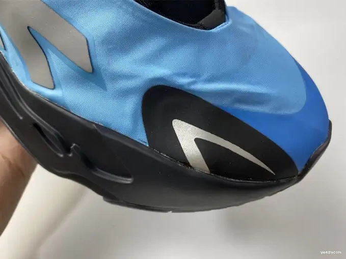 Boost Cyan' MNVN ADIDAS Yeezy GZ3079 'Bright 700 0702